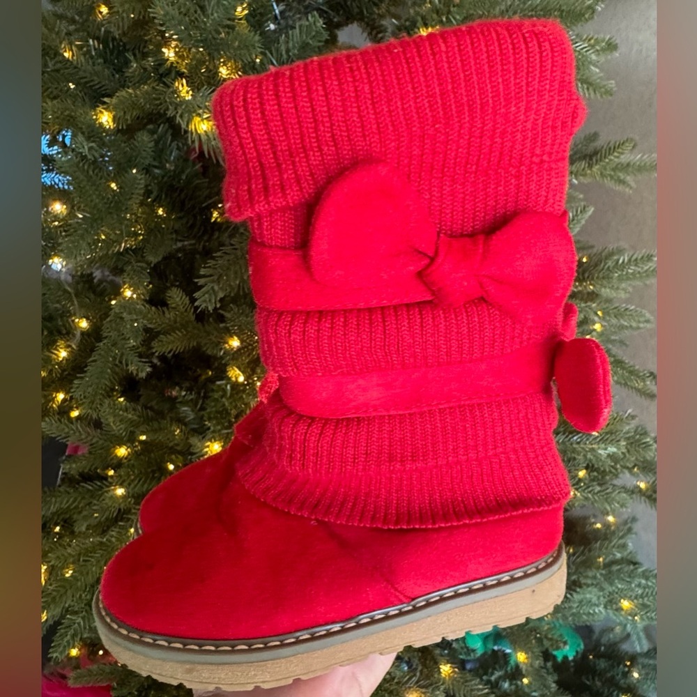 Girls Red boots size 12
Gentle used